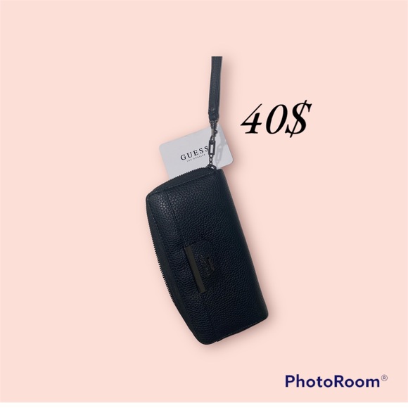 GUESS Wristlet - Picture 1 of 2